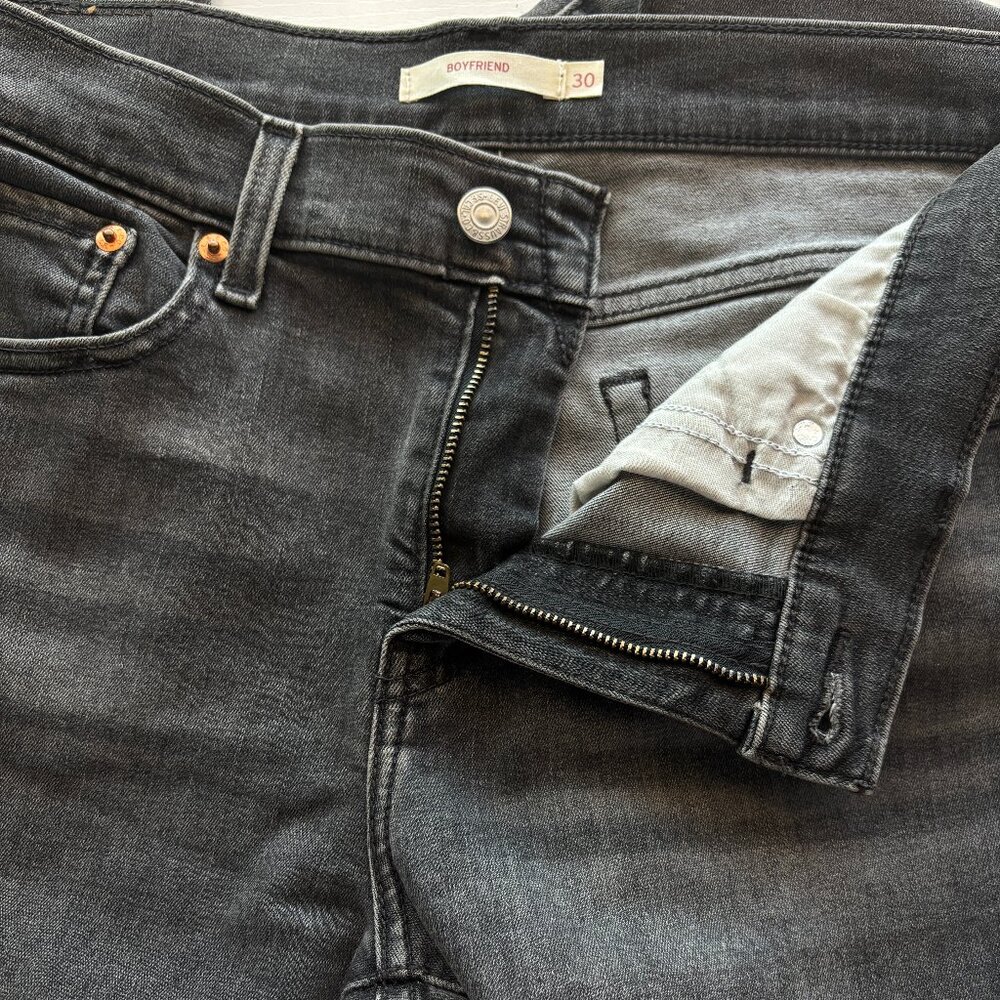 Levi's Mid Rise Women's Boyfriend Jeans, 30x27, black - Picture 4 of 5